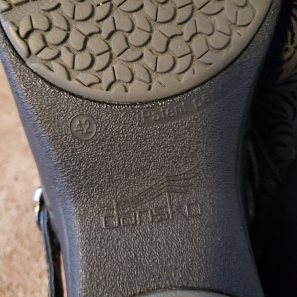 Dansko allison leather slip on clogs black floral embossed 42 - Picture 5 of 8